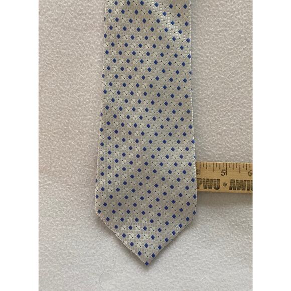 Giorgio Armani Men’s Necktie 100% Silk White W/Blue Diamonds Made In Italy EUC - Picture 2 of 4